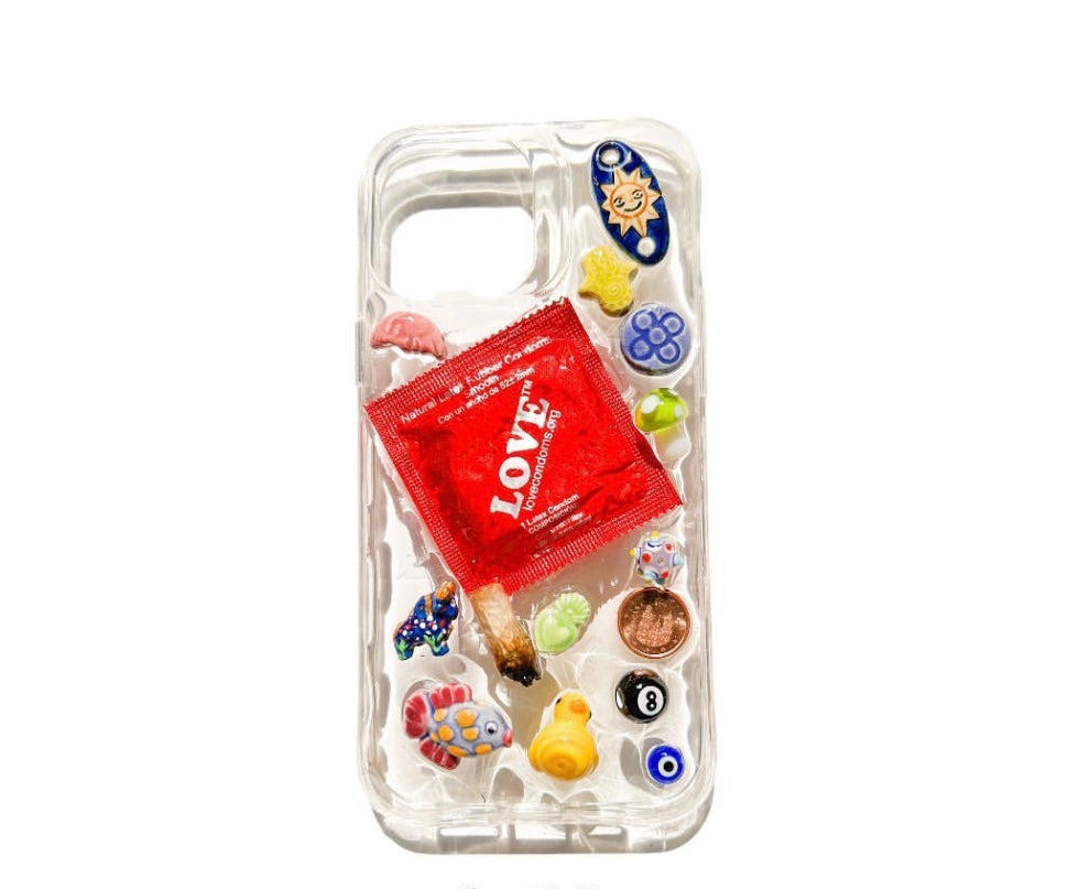 Fundas personalizadas con todos los amuletos incorporados